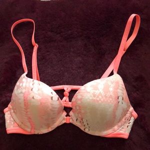 CUTE NWOT Victoria’s Secret Very Sexy Bra 🤍